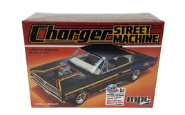 MPC 1967 Dodge Charger Street Machine 1:25 1028 Model Kit Car Model Kit MPC 