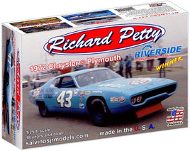 Salvinos 1972 Chrysler Plymouth Richard Petty Riverside Raceway Winner Model Kit
