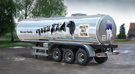 Italeri CLASSIC TANK TRAILER "We are family" 1:24 3911 Plastic Model Kit Truck Model Kit Italeri 