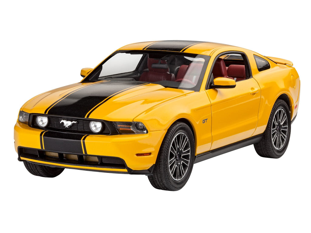 2010 Ford Mustang GT 1:25 7046 Plastic Model Kit